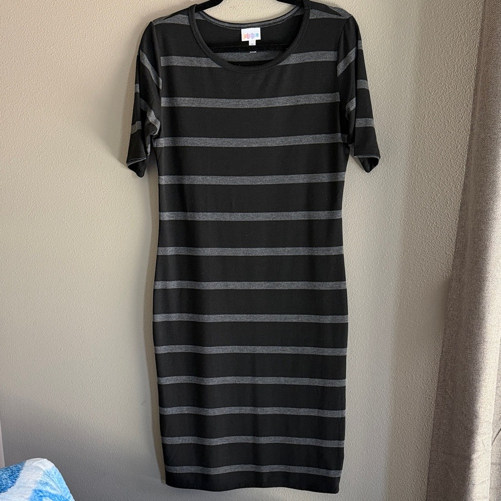 Black & Gray Striped Short Sleeve Midi Dress